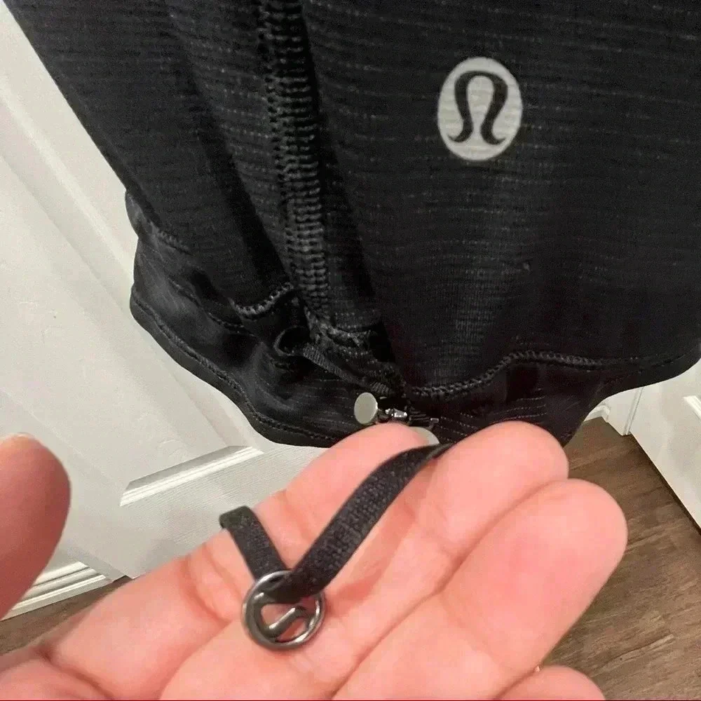 Lululemon Workout tank with elastic adjustable waist pull size 4